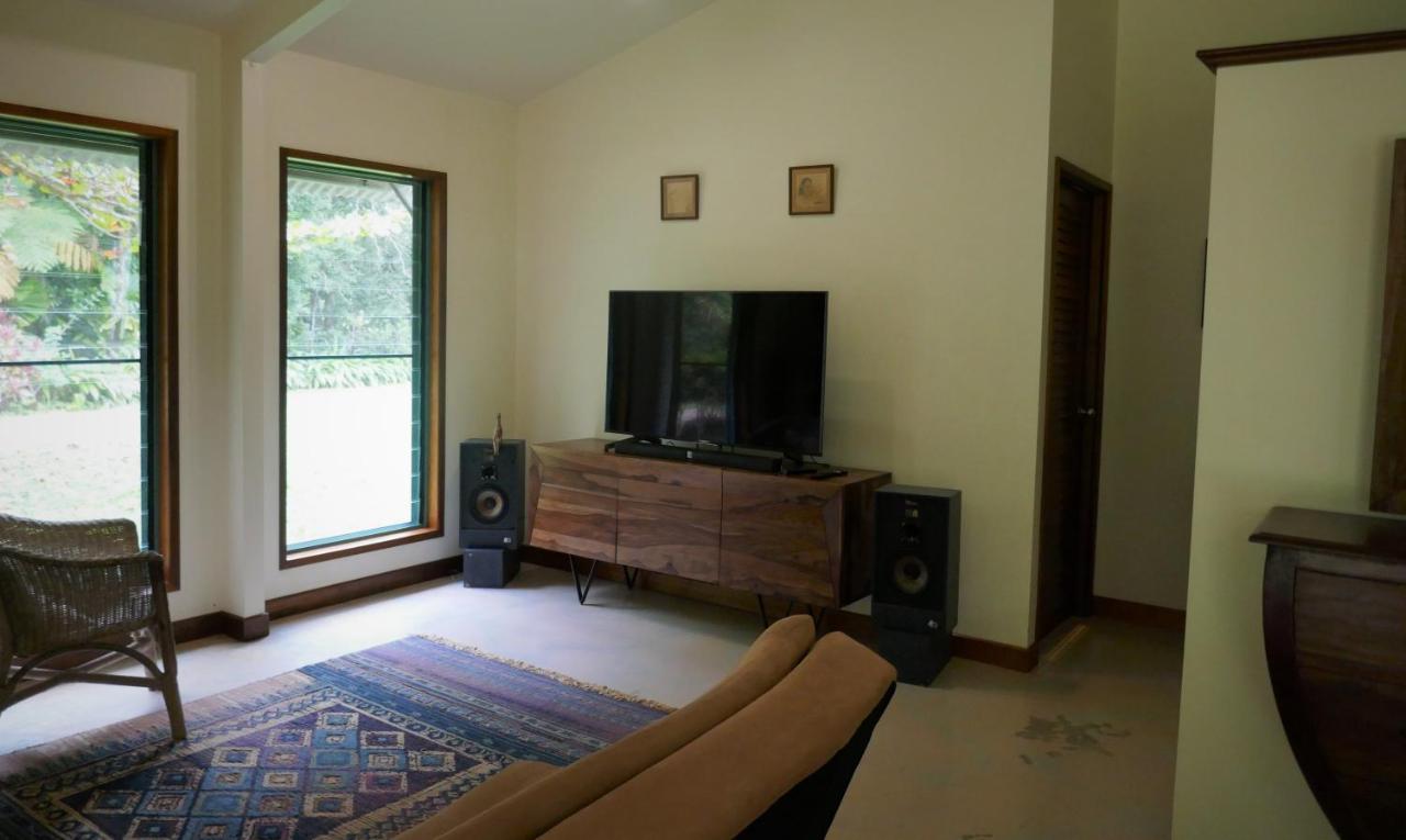 Diwan Fanpalm Creek Hideawayヴィラ エクステリア 写真
